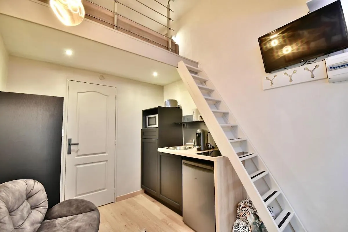 Cozy Studio 5 Min Walk Palais Port Beach Cannes 0*,  France